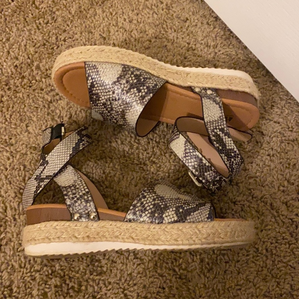 Size 7 snakeskin platform sandals